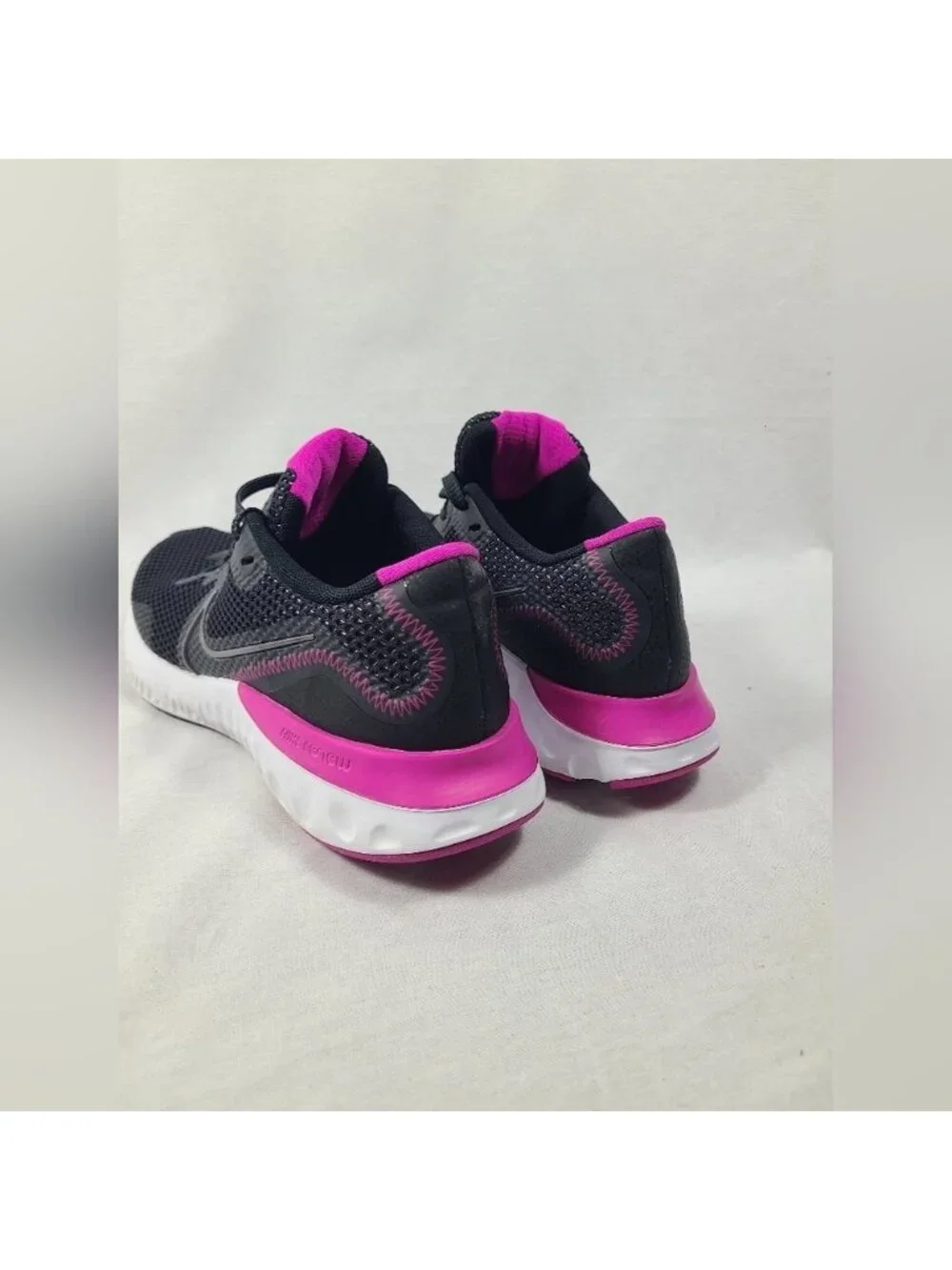 Nike Renew Run Black White shoes womens size 6